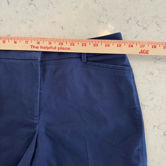 White House Black Market The 5” Shorts Navy Blue 5 pocket Sz 4 - Picture 8 of 9